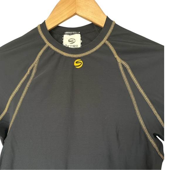 SKINS Long Sleeved Compression Shirt, Size Medium - Picture 4 of 6
